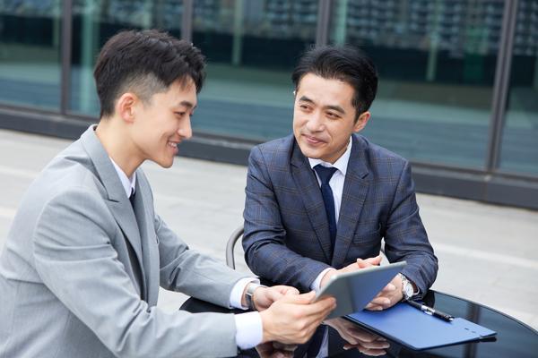 《企业总经理商业计划书：战略规划与运营策略》 图1