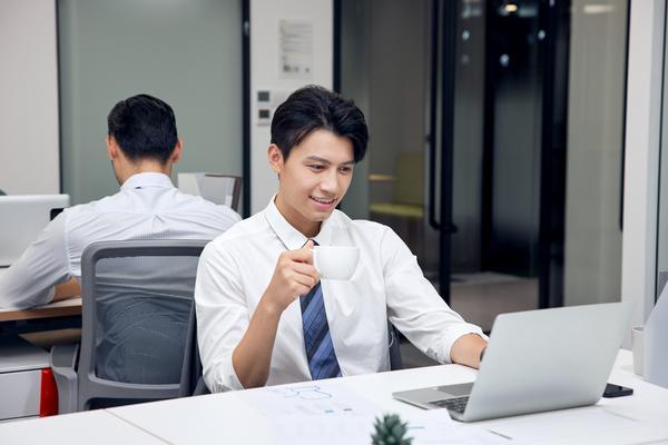 妆造工作室市场调研分析：行业现状与未来趋势报告 图2