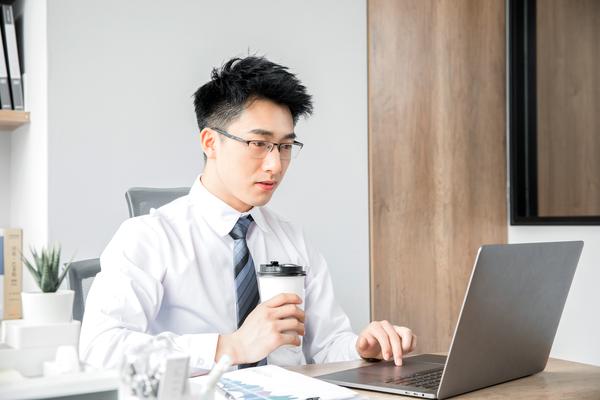 《走进时尚行业：市场调研前沿探讨》 图2