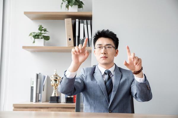 男性行业的发展趋势：抓住时代机遇，共创美好未来 图2