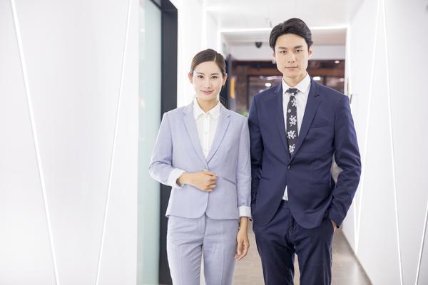 行业竞争分析:探讨销售竞争中的市场趋势和策略 图2