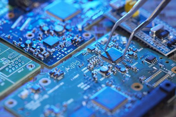 阿里巴巴的行业竞争优势分析：从电商到金融科技的无缝融合 图1