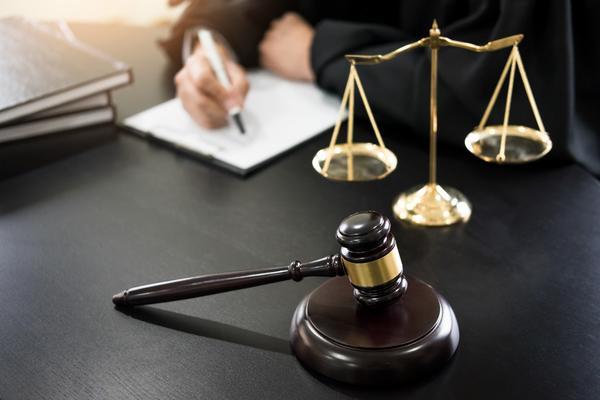 行业竞争举例子有哪些：企业间竞争与共存的现象图1