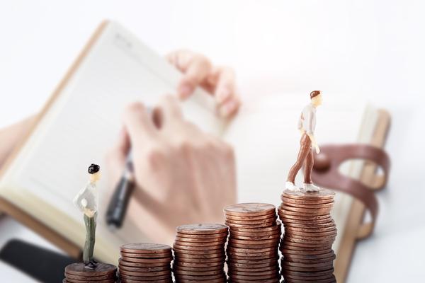 行业竞争力薪资待遇：揭秘行业内部薪酬水平图1