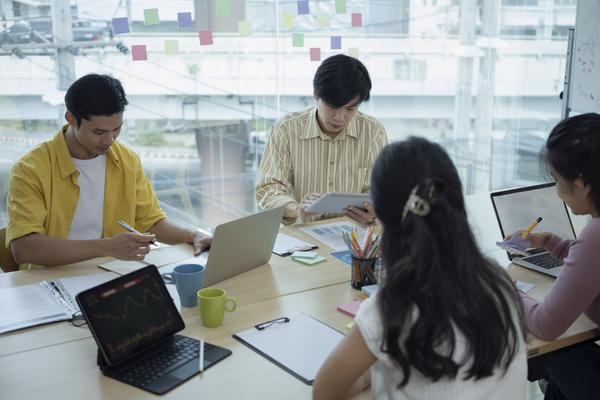 智能面料市场调研方案模板|智能化纺织材料发展现状与趋势分析 图1