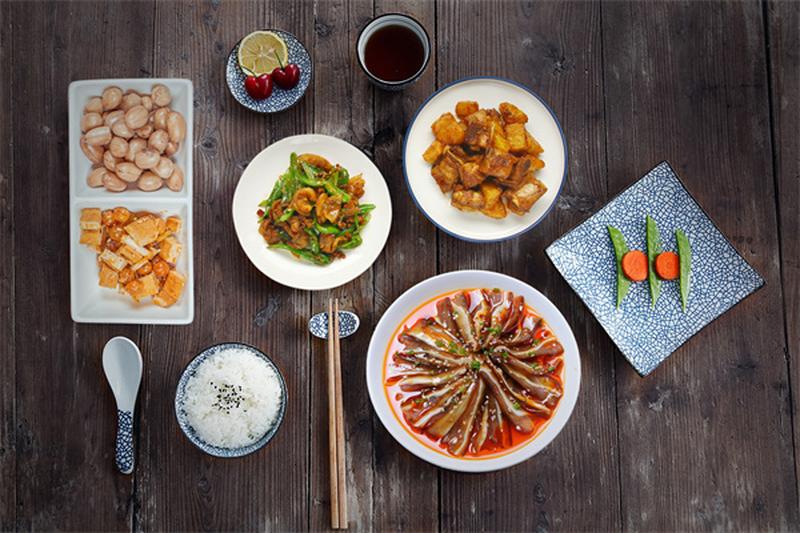 夏季厨房创新菜谱：清爽美味，乐享夏日时光图1